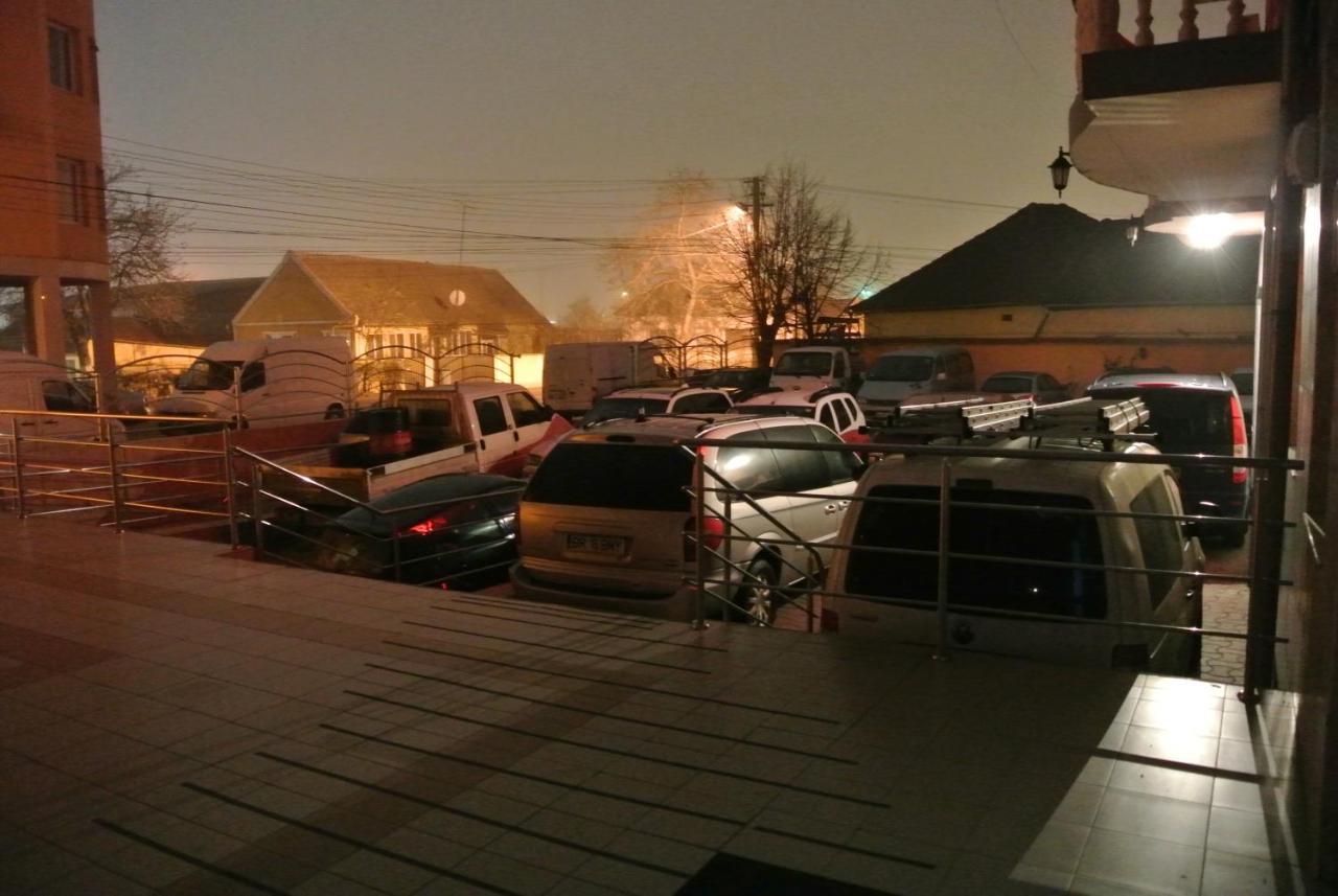 Pensiune Roua Arad Bagian luar foto