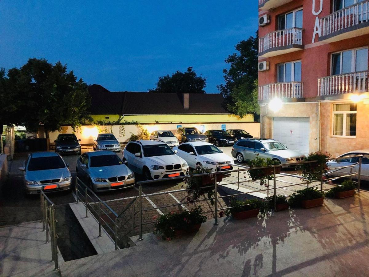 Pensiune Roua Arad Bagian luar foto